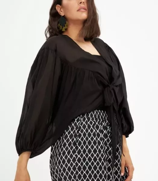10748101-black-4-1.webp