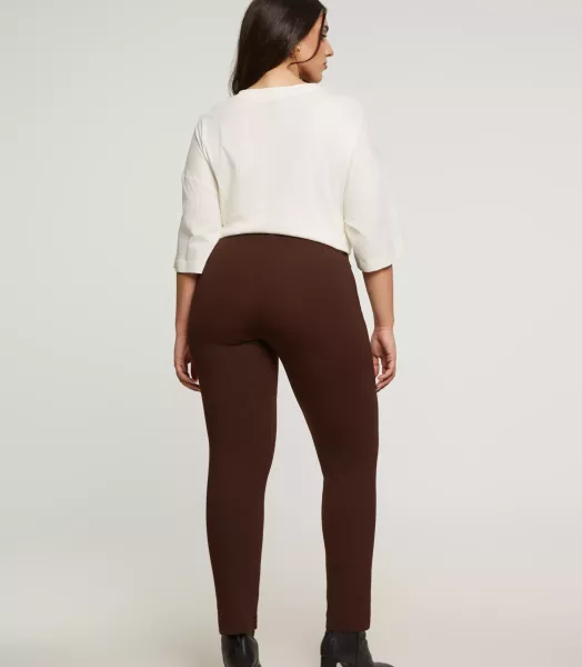 20578401-brown-3.webp