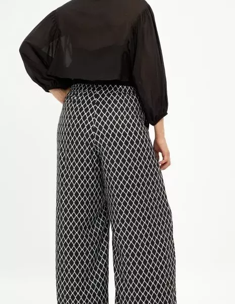 20628101-black-4-1.webp