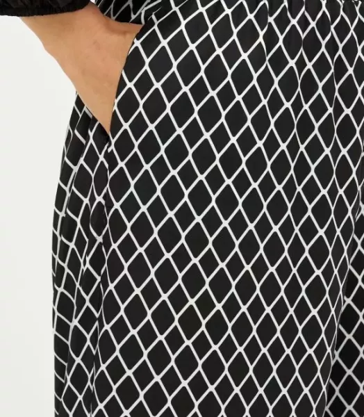 20628101-black-5-1.webp