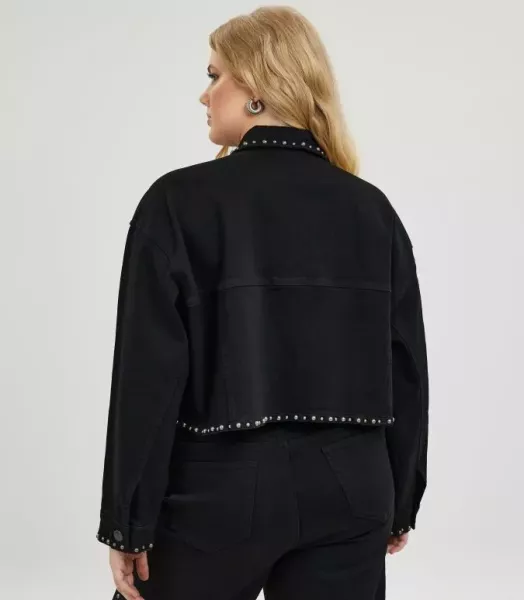 40078207-black-4.webp