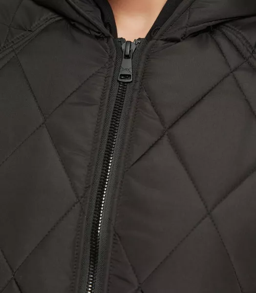 40438404-black-7.webp