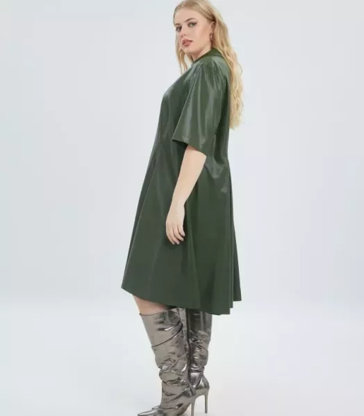 70348201-green-3.webp