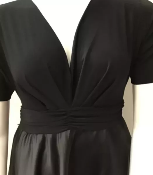 Robe cocktail unie noire "Ruota" SOPHIA